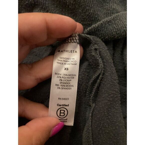 Athleta women's dark grey crew neck pullover with thumb holes sweater size XS - Picture 8 of 8